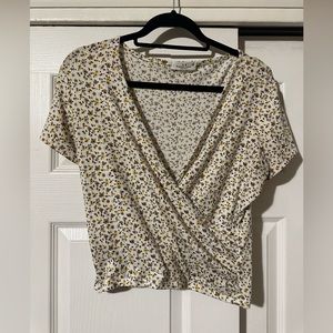 Cute flower crop top!